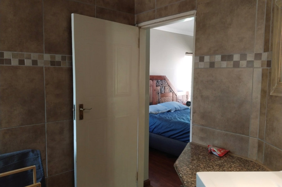 2 Bedroom Property for Sale in Mount Amanzi North West